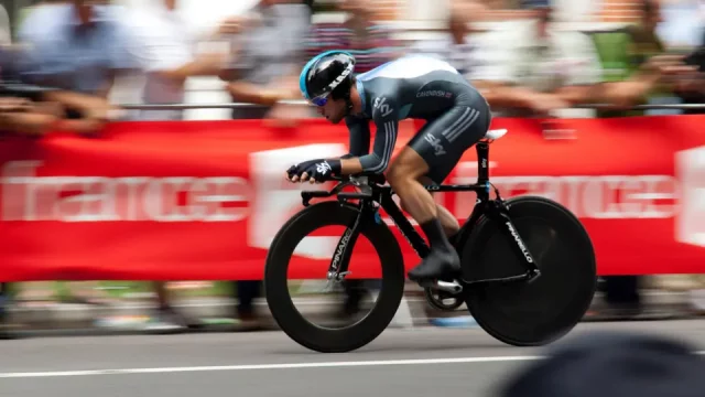 How many frames per second can the human eye see?
