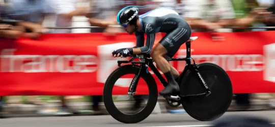 How many frames per second can the human eye see?