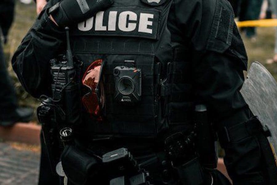 Redacción manual frente a IA: ¿Qué es mejor para el vídeo?